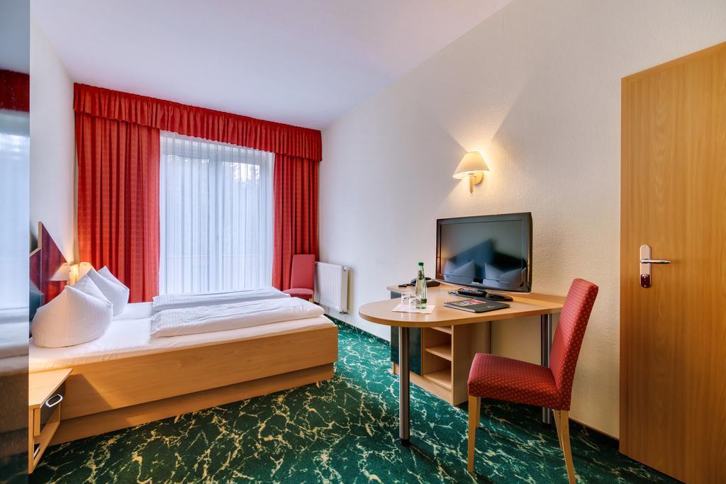 Waldhotel Vogtland 클링겐터 외부 사진
